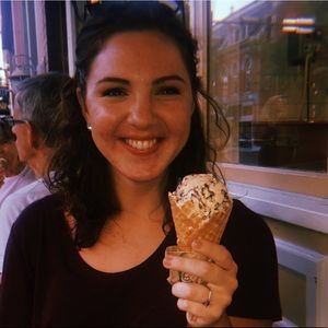 Meet your Posher, Olivia